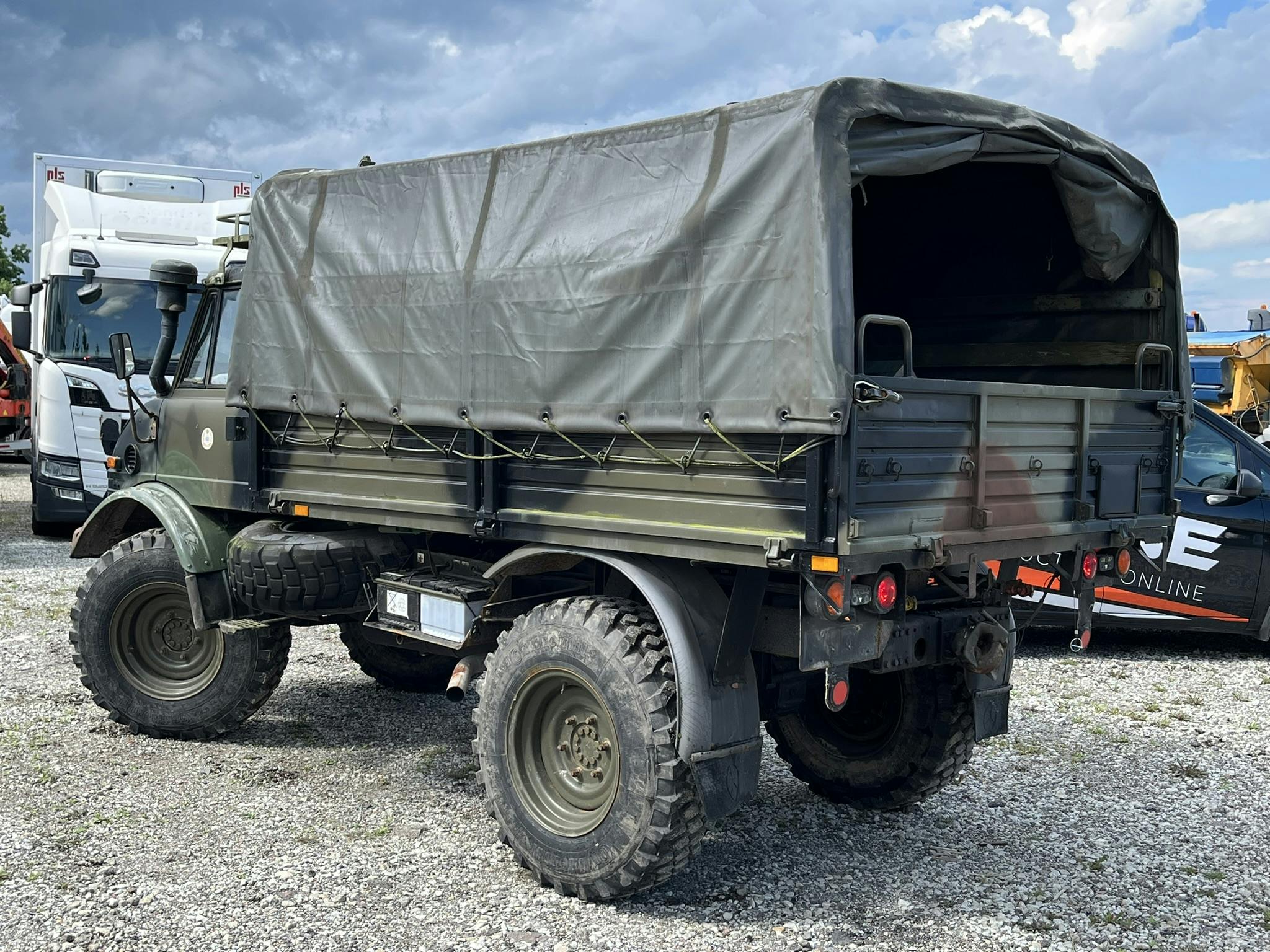 MERCEDES-BENZ UNIMOG 416