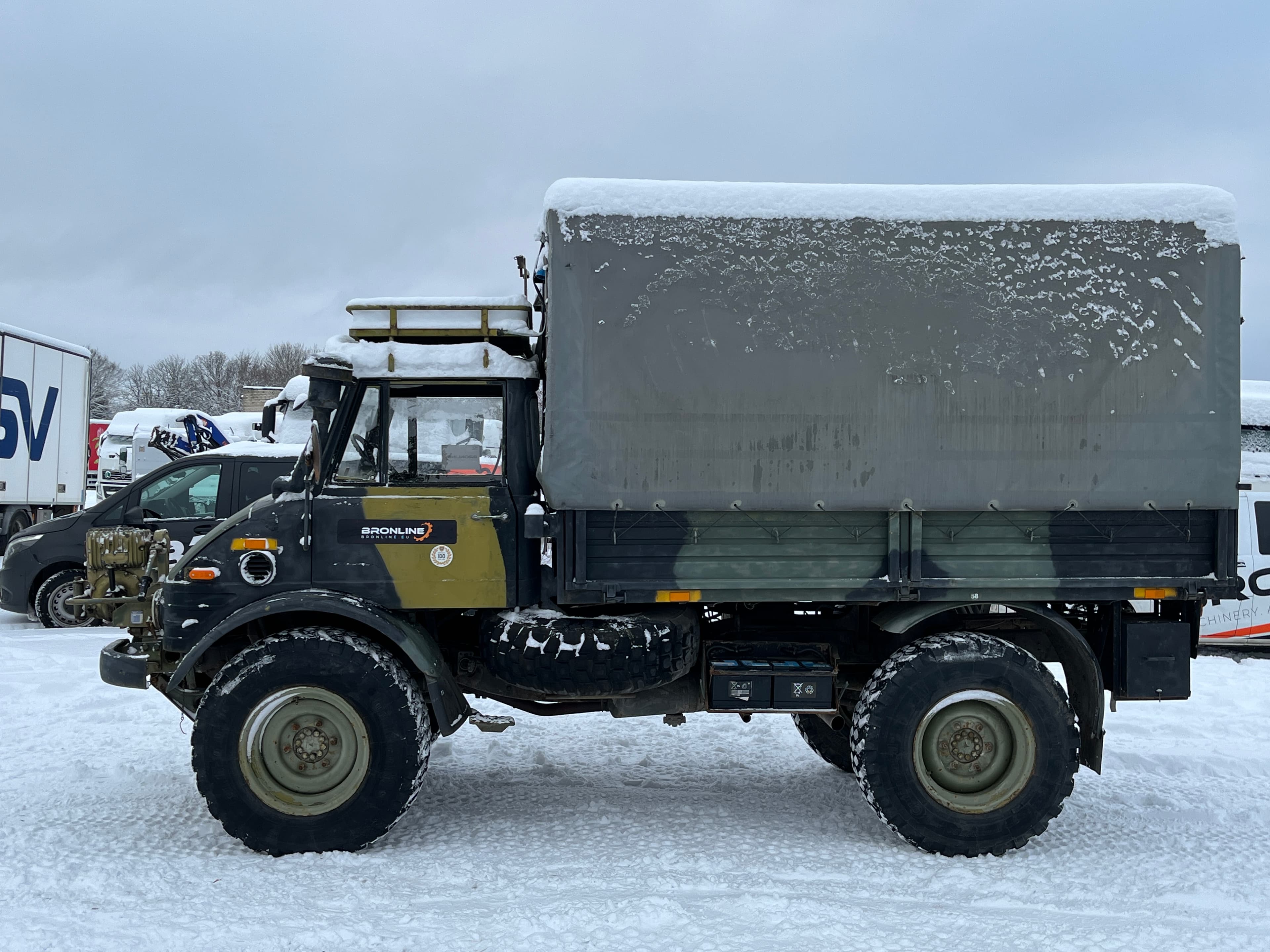 MERCEDES-BENZ UNIMOG 416 + Winch