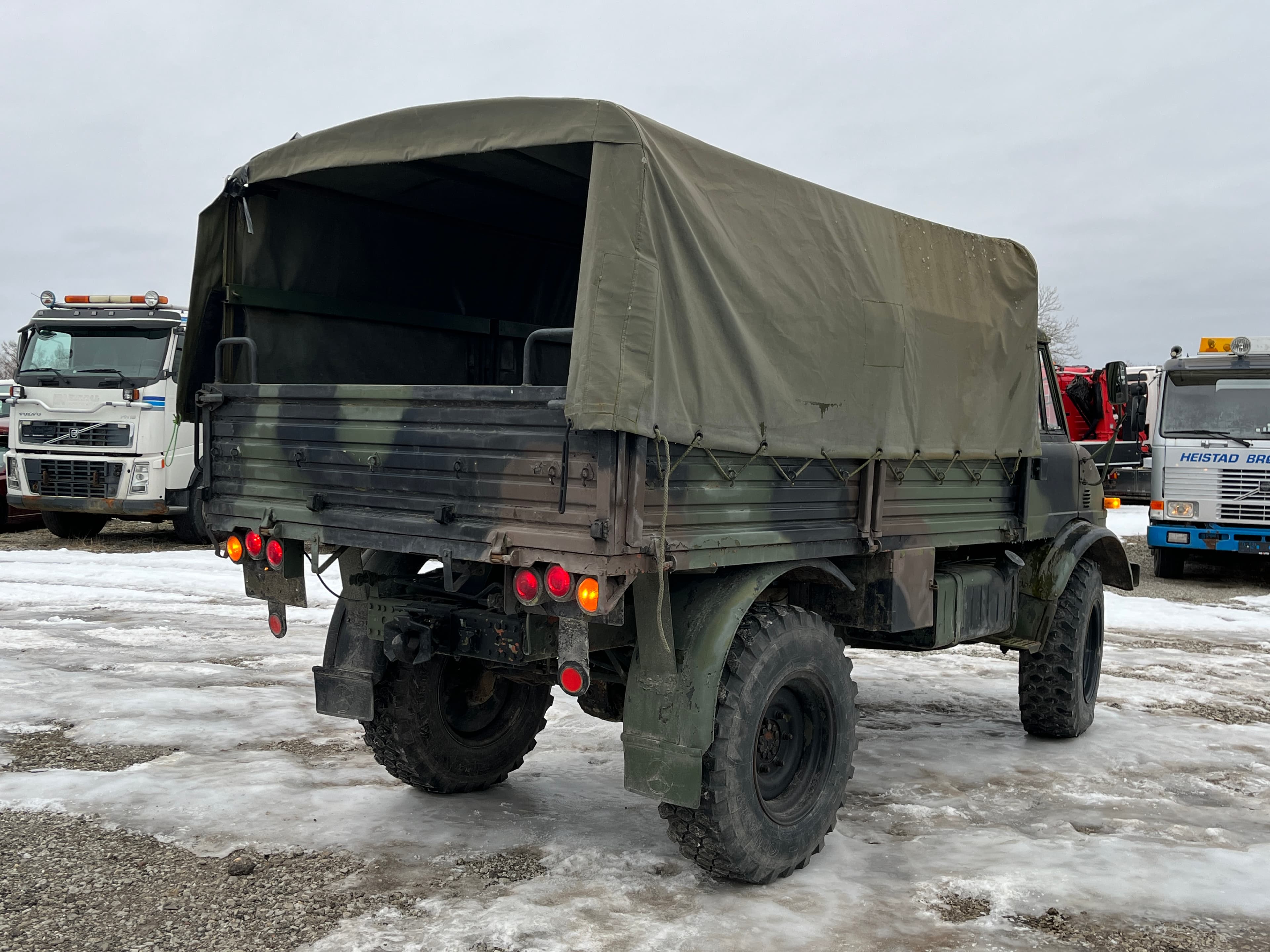 MERCEDES-BENZ UNIMOG 416