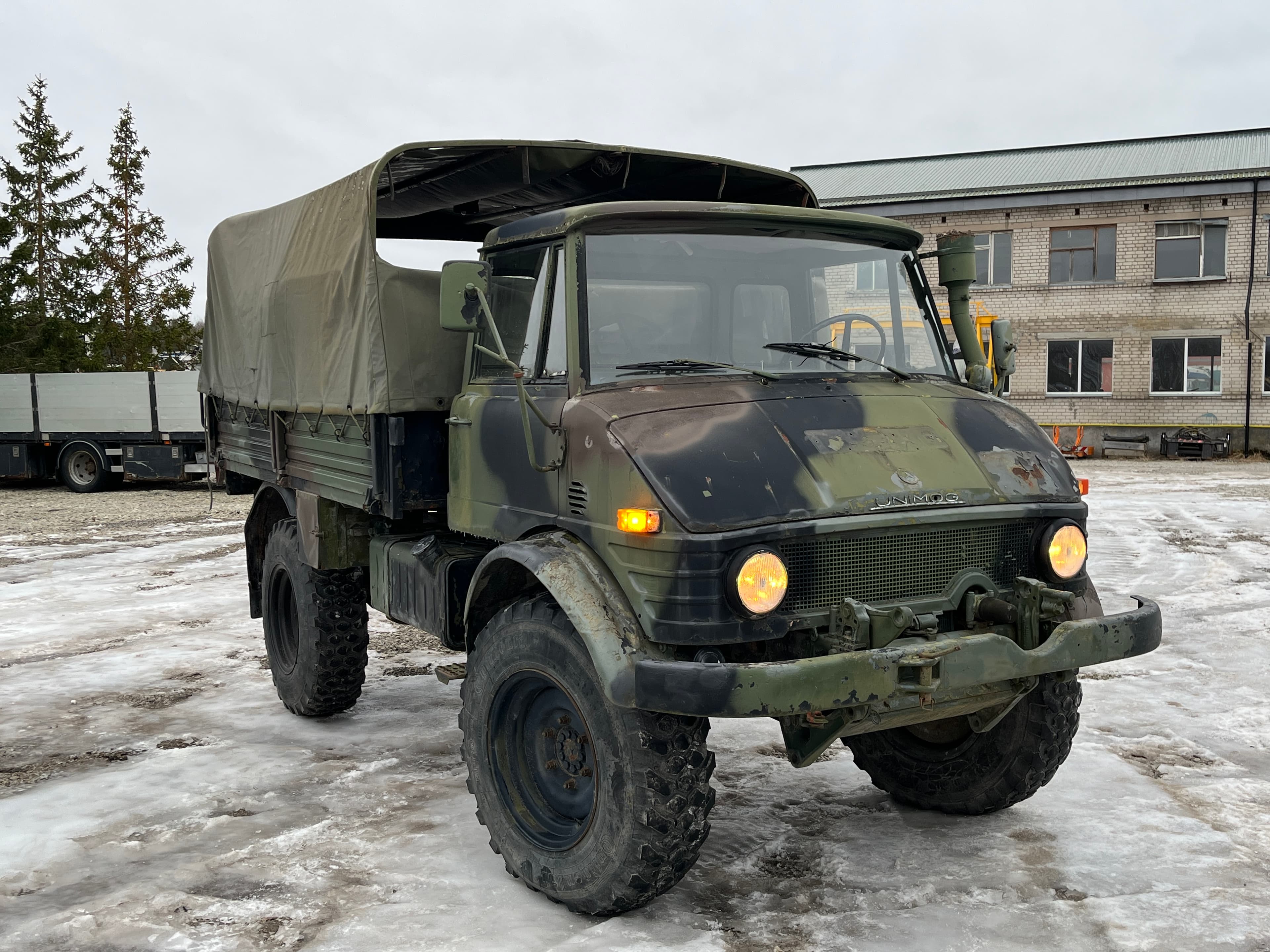 MERCEDES-BENZ UNIMOG 416