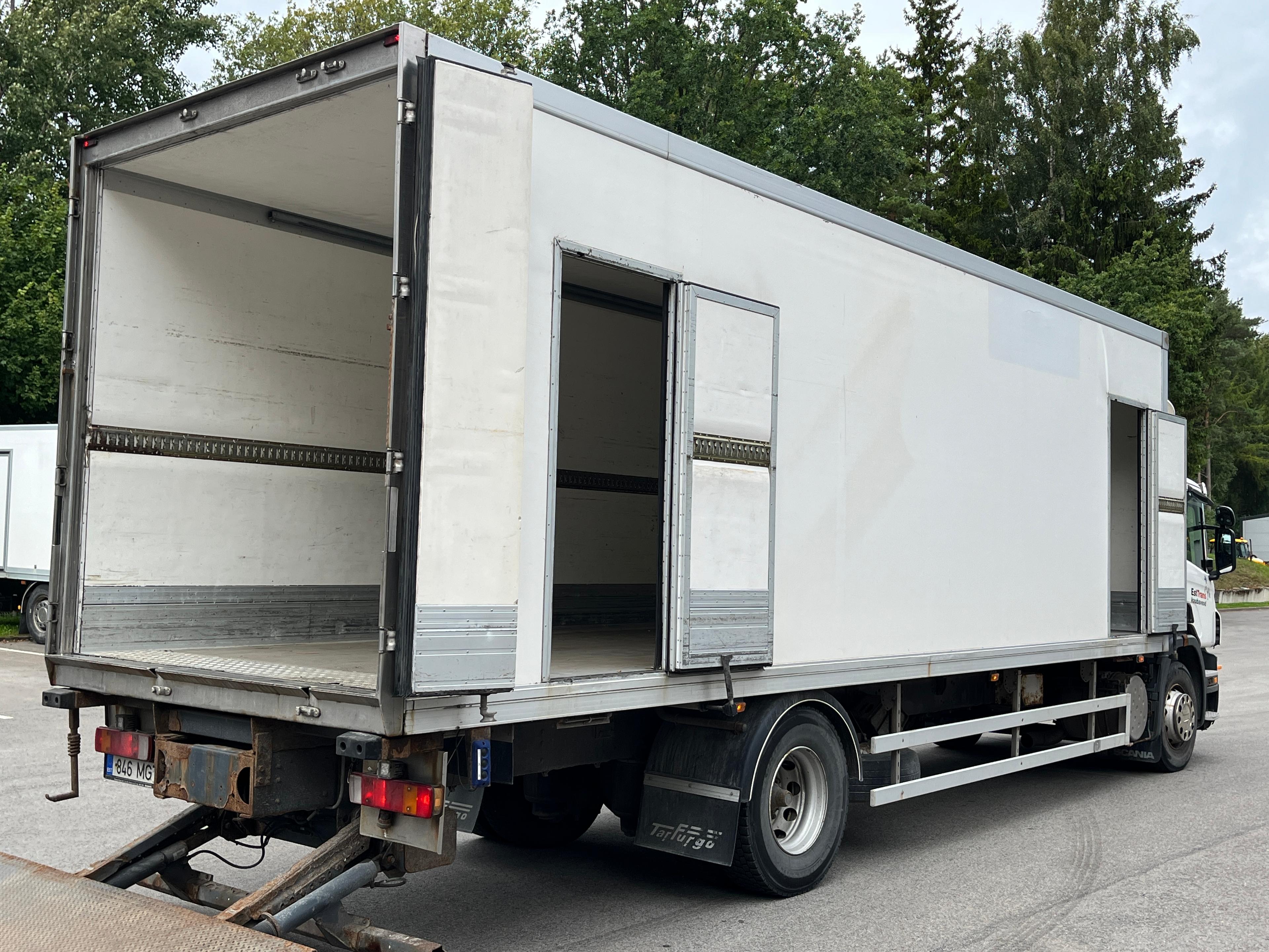 SCANIA P 230 DB4X2MNB Refrigerator