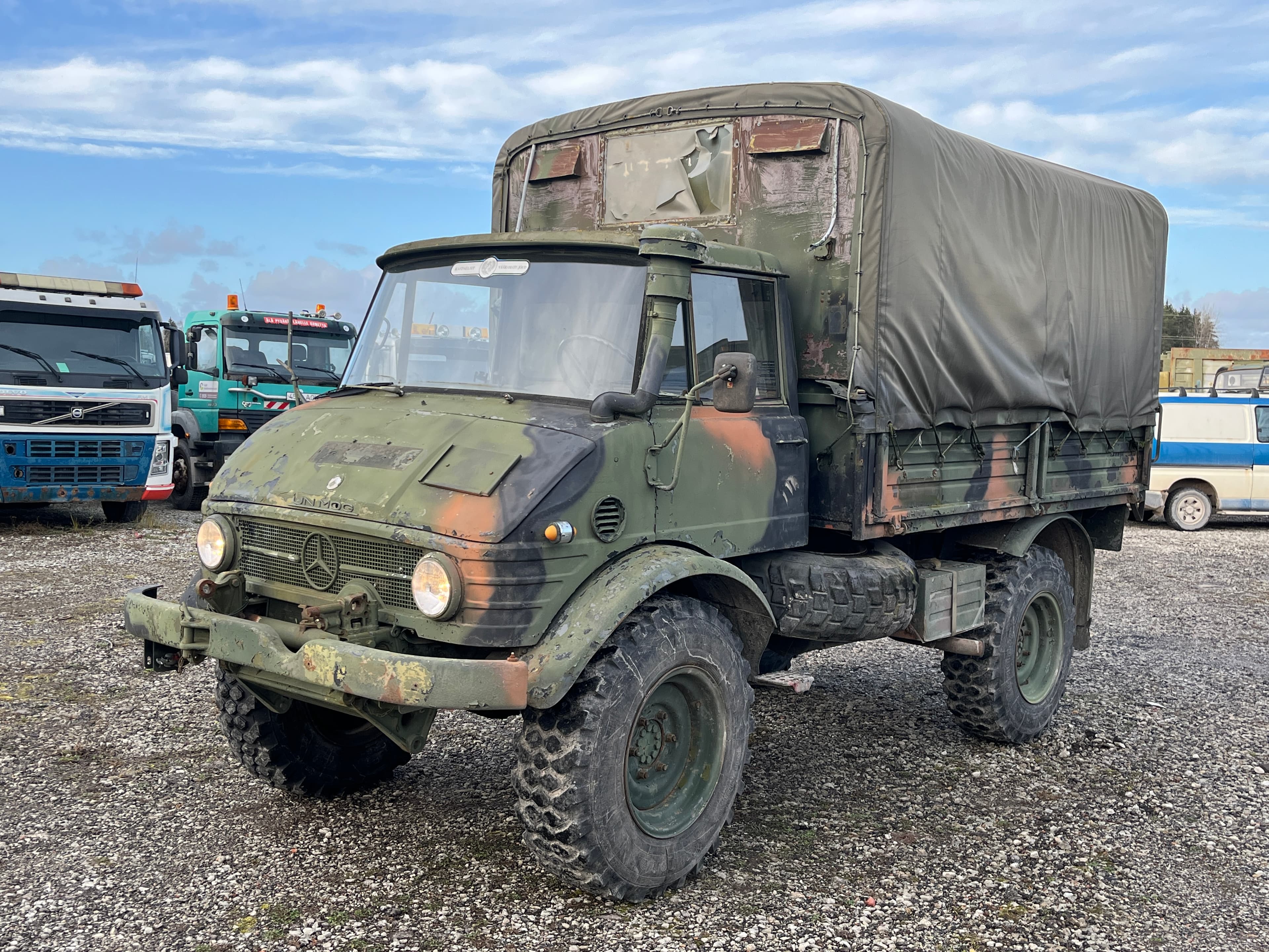 Mercedes-Benz Unimog 416