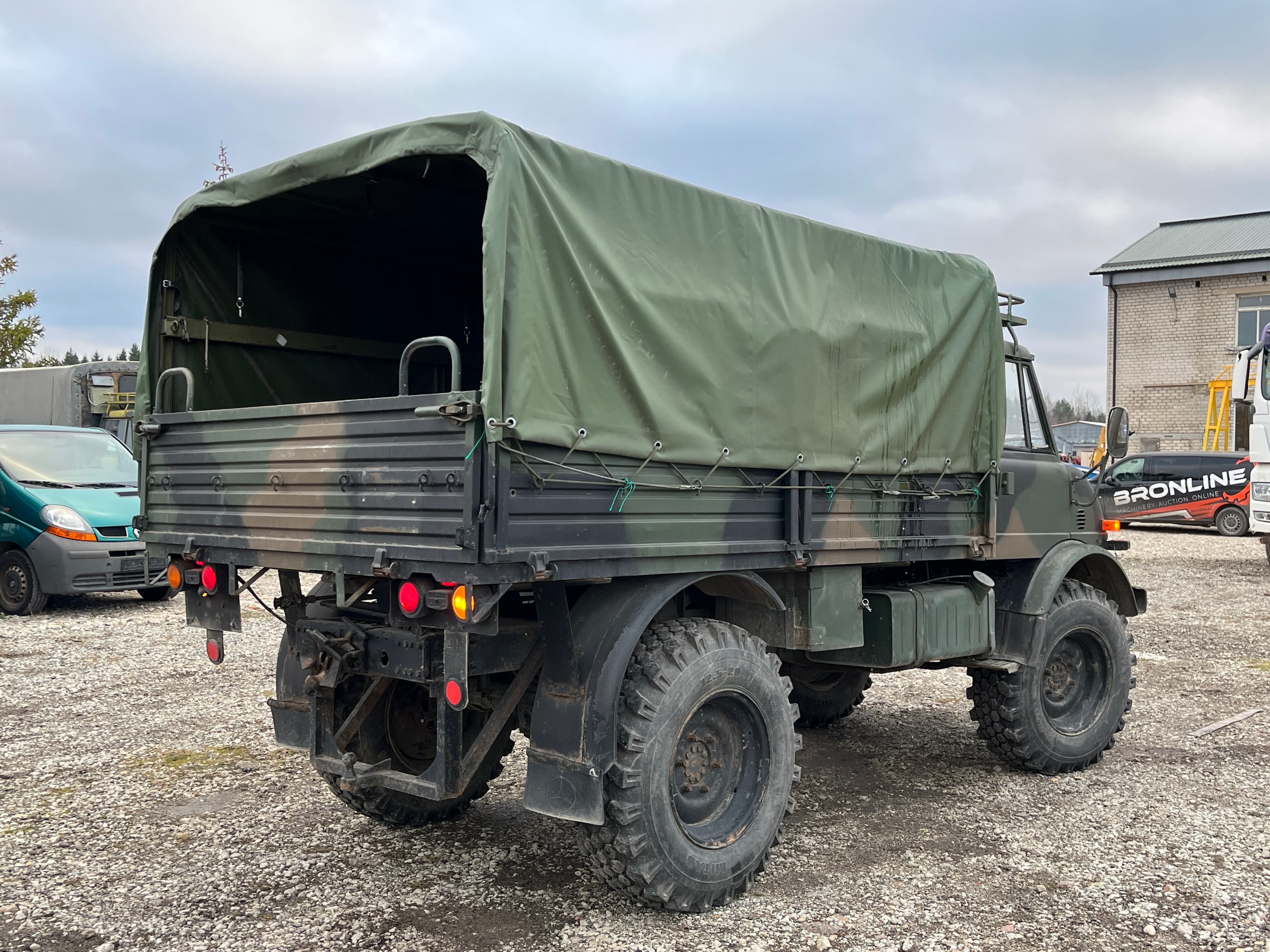 MERCEDES-BENZ UNIMOG 416