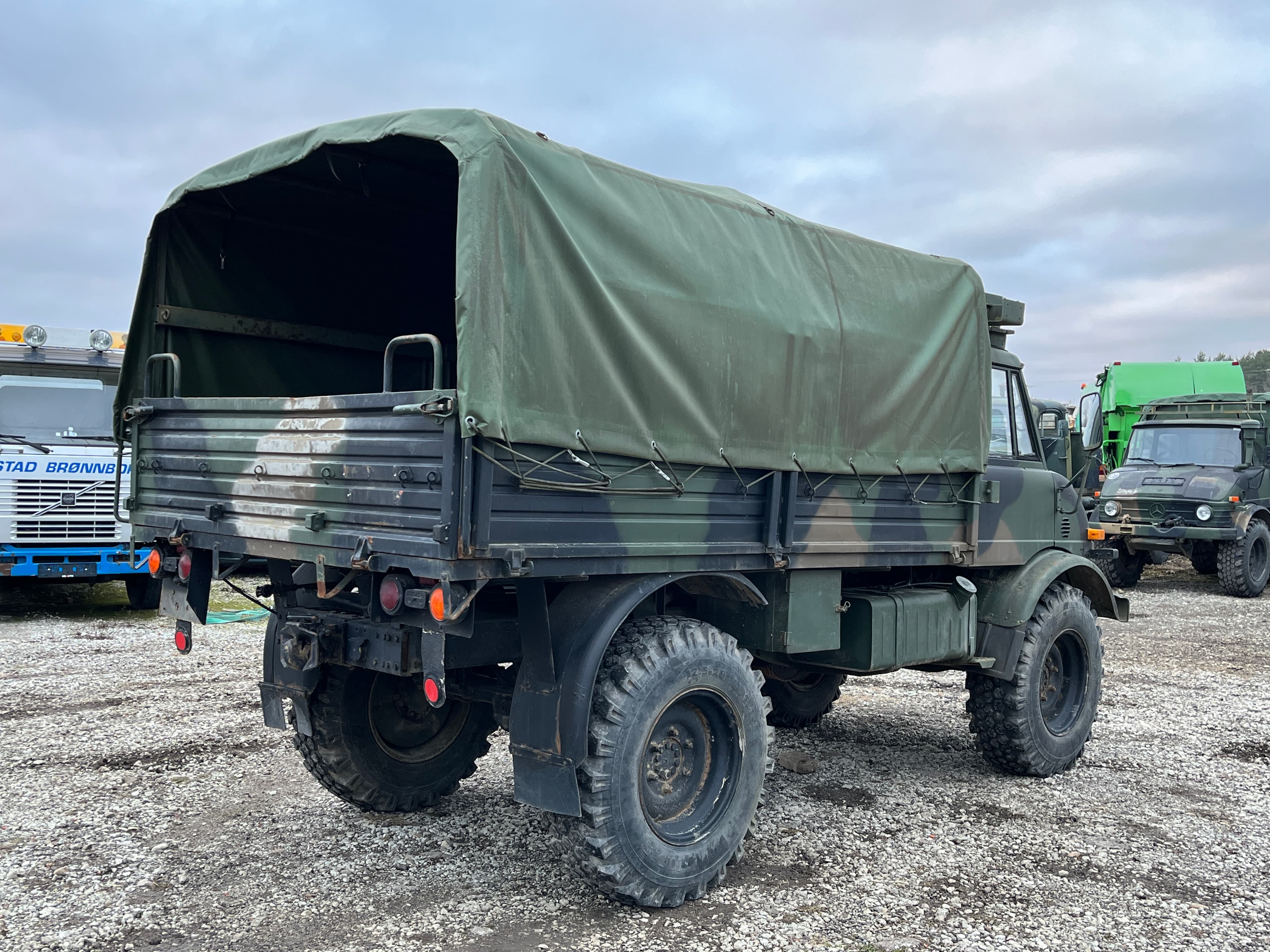 MERCEDES-BENZ UNIMOG 416