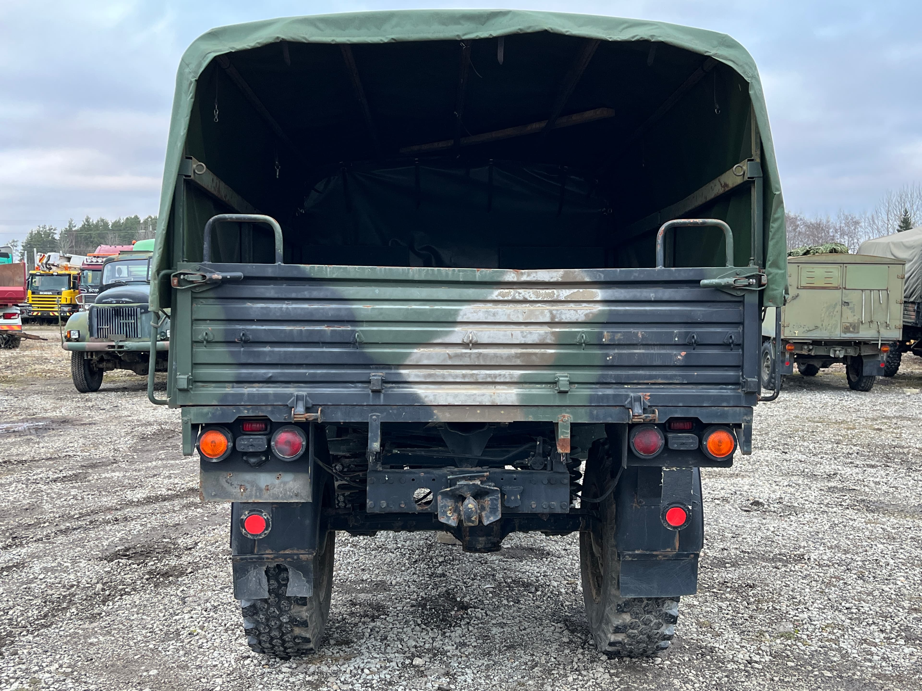 MERCEDES-BENZ UNIMOG 416