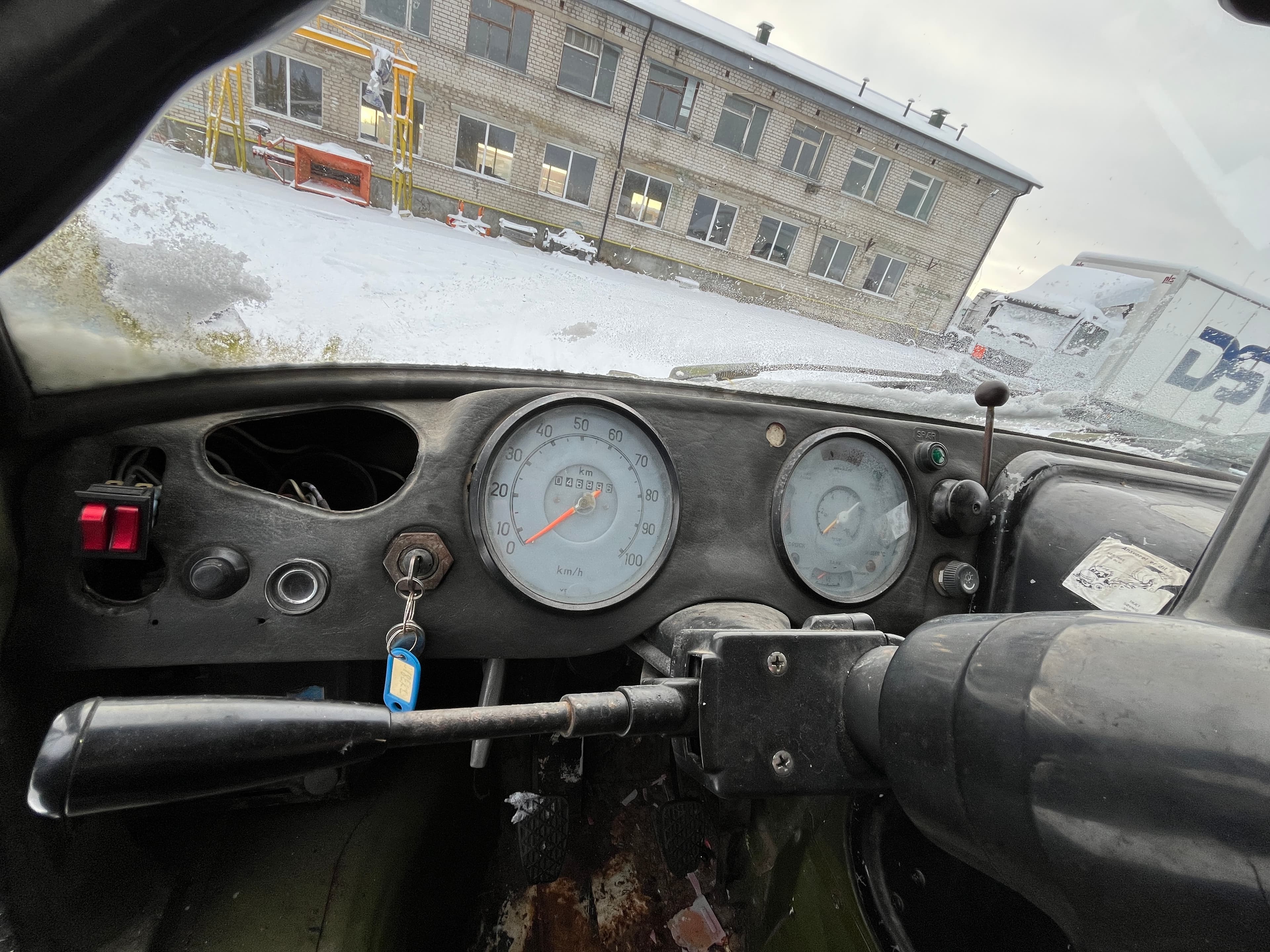 MERCEDES-BENZ UNIMOG 416 + Winch