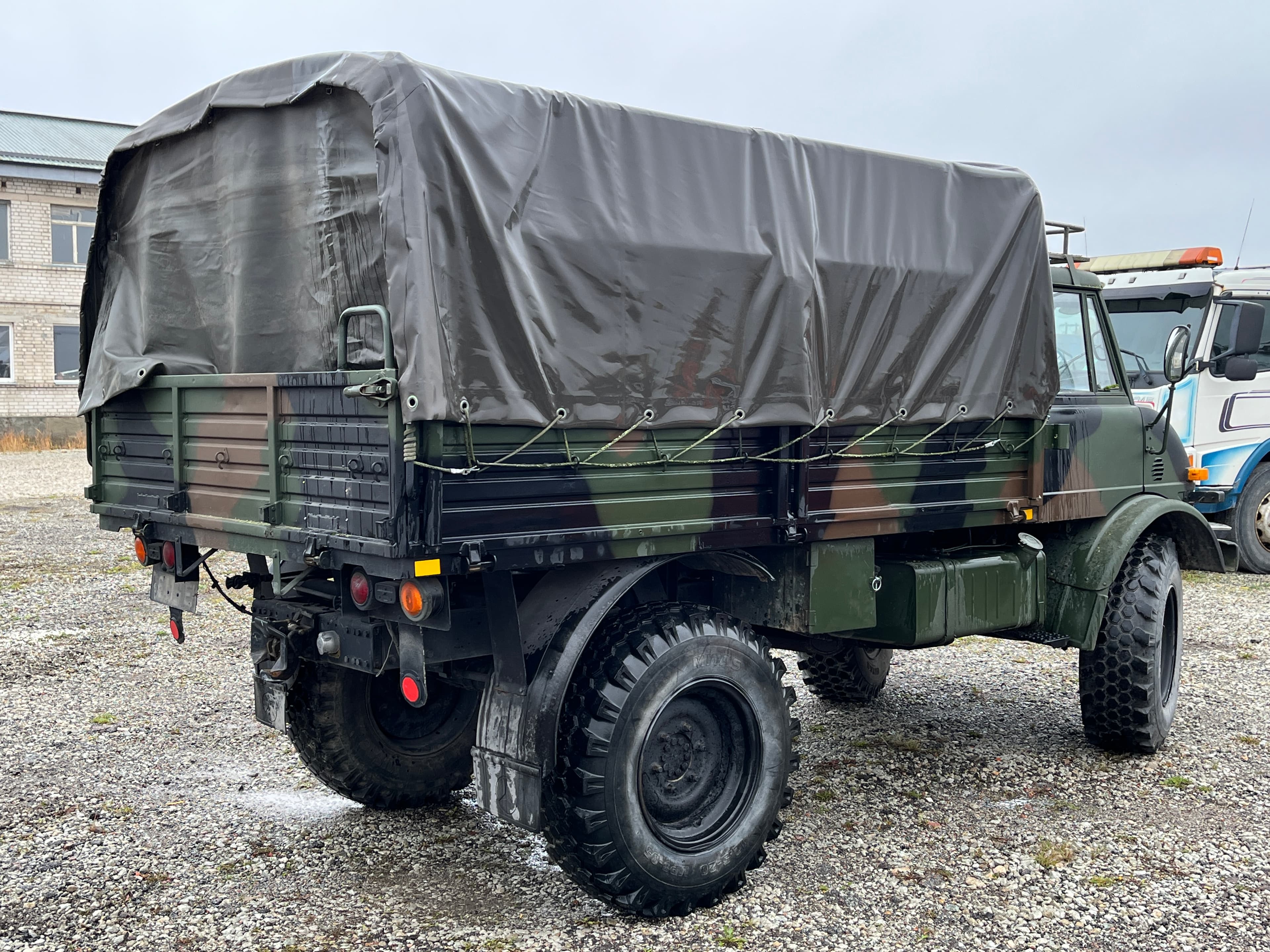 MERCEDES-BENZ UNIMOG 416