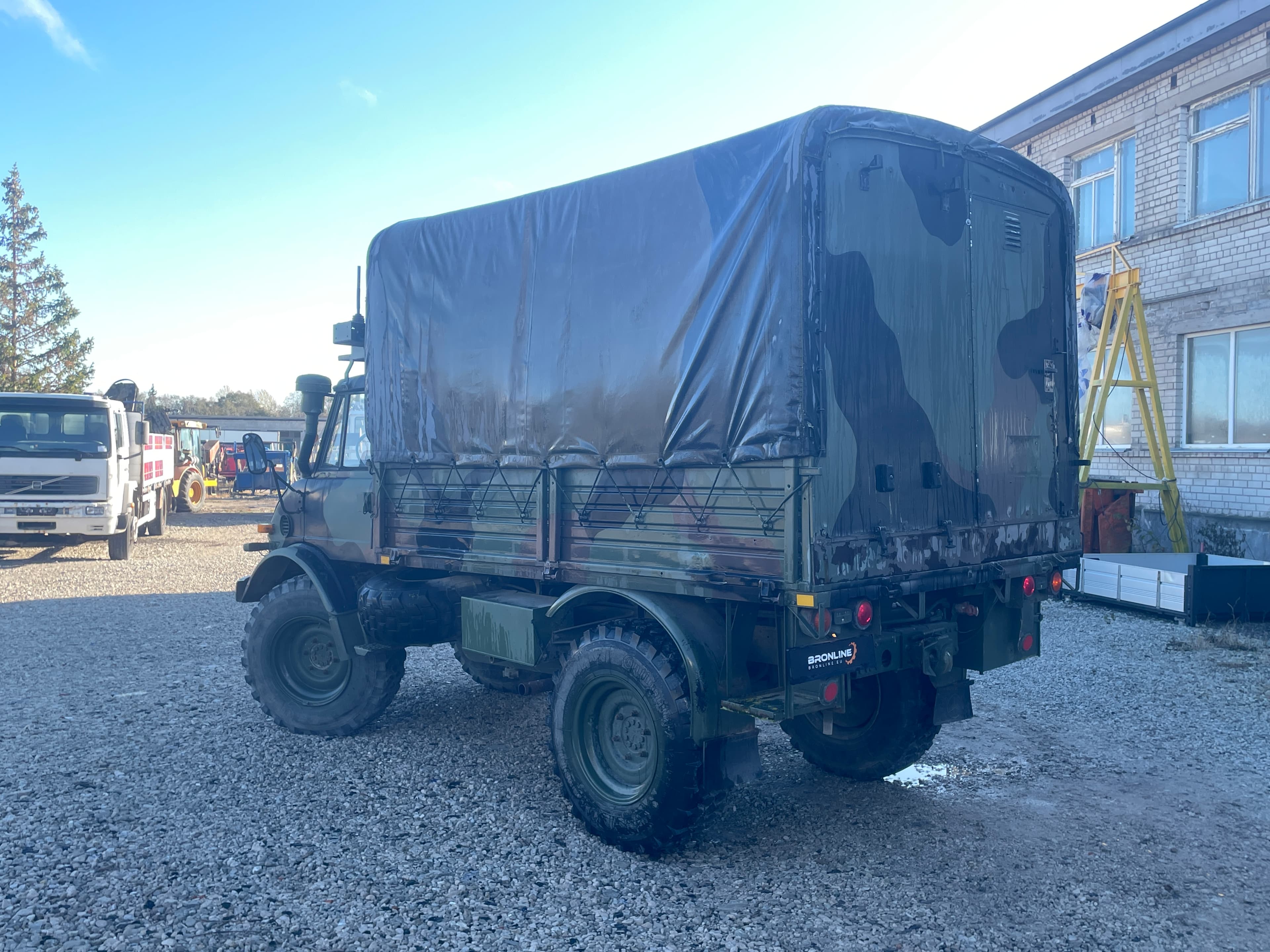 MERCEDES-BENZ UNIMOG 416