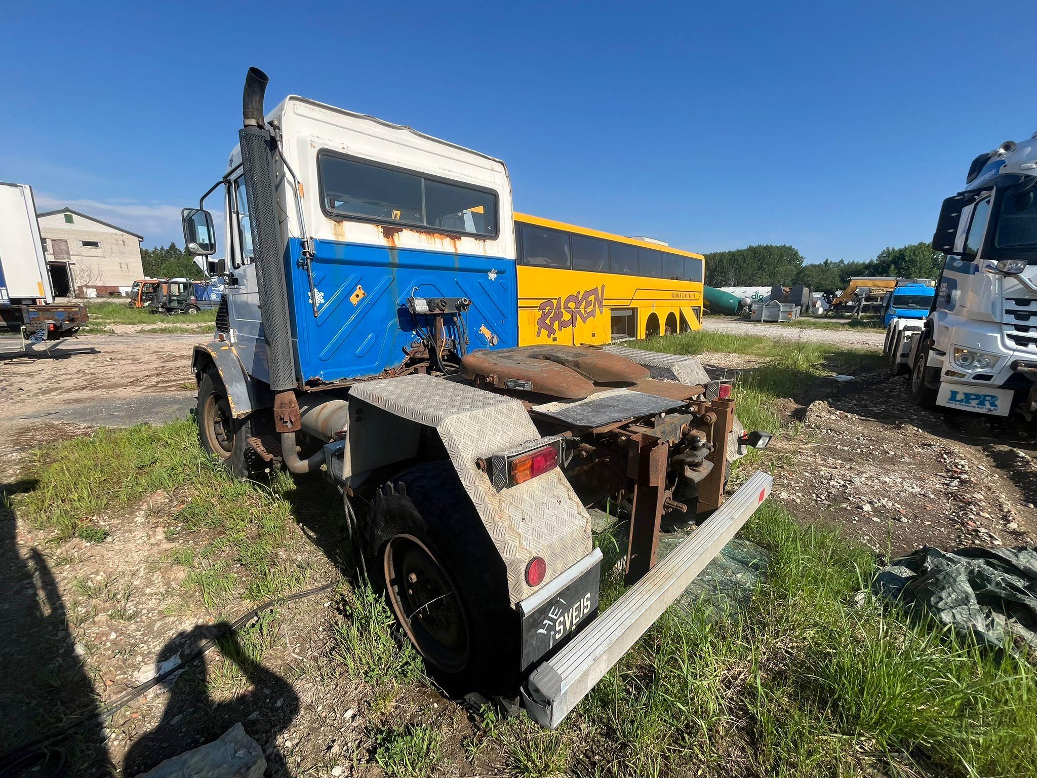 Mercedes-Benz 3900