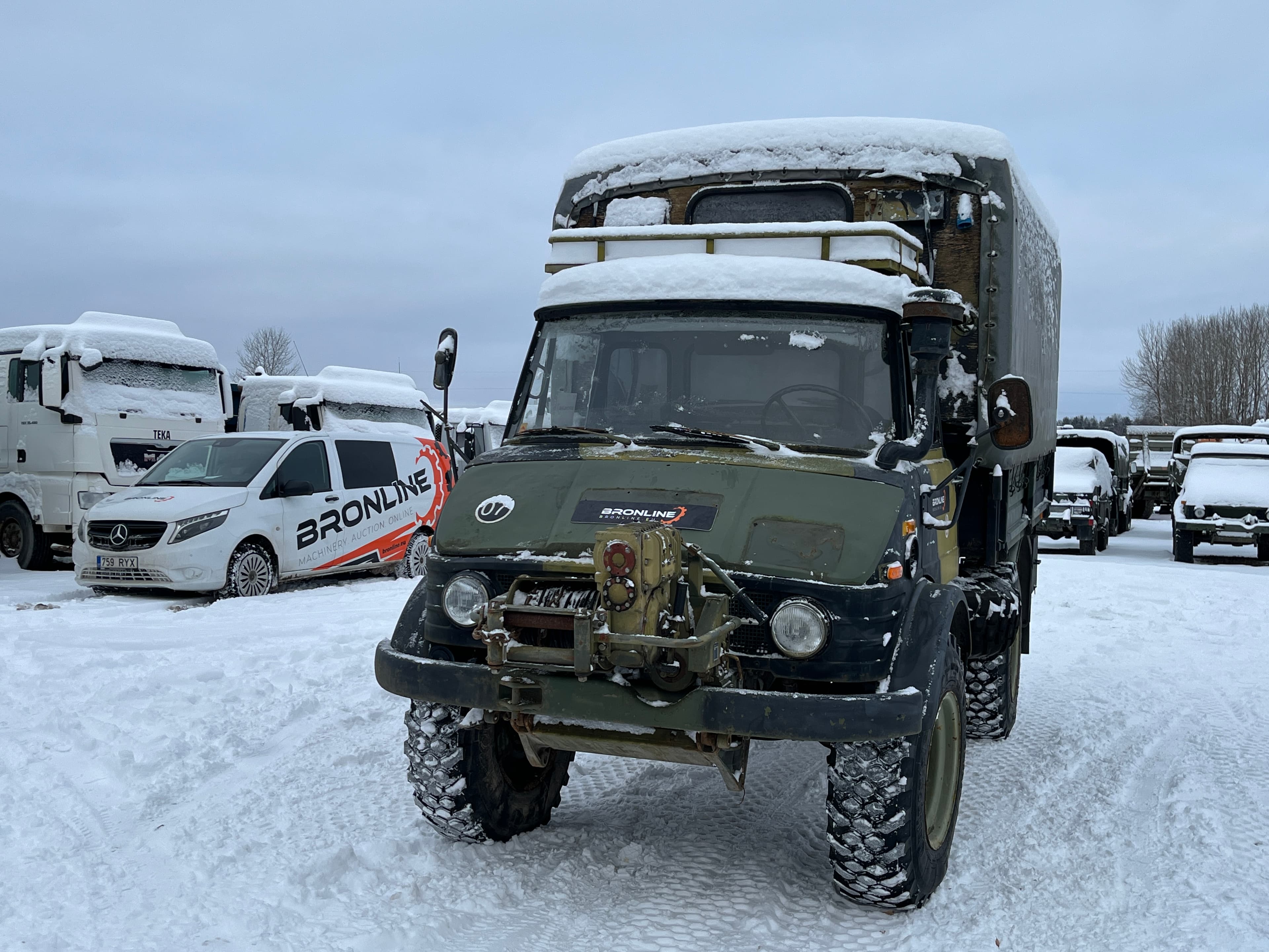 MERCEDES-BENZ UNIMOG 416 + Winch