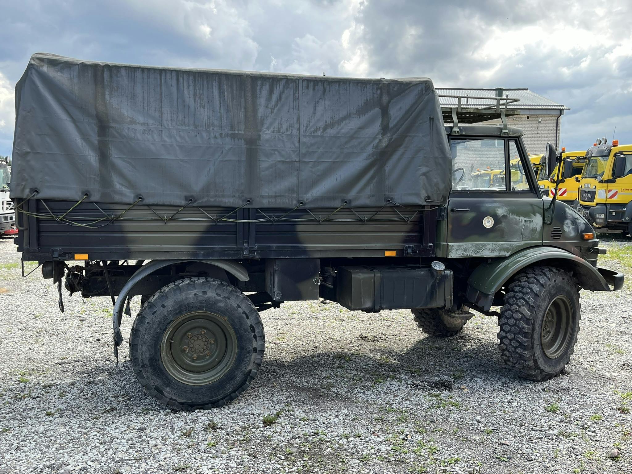 MERCEDES-BENZ UNIMOG 416