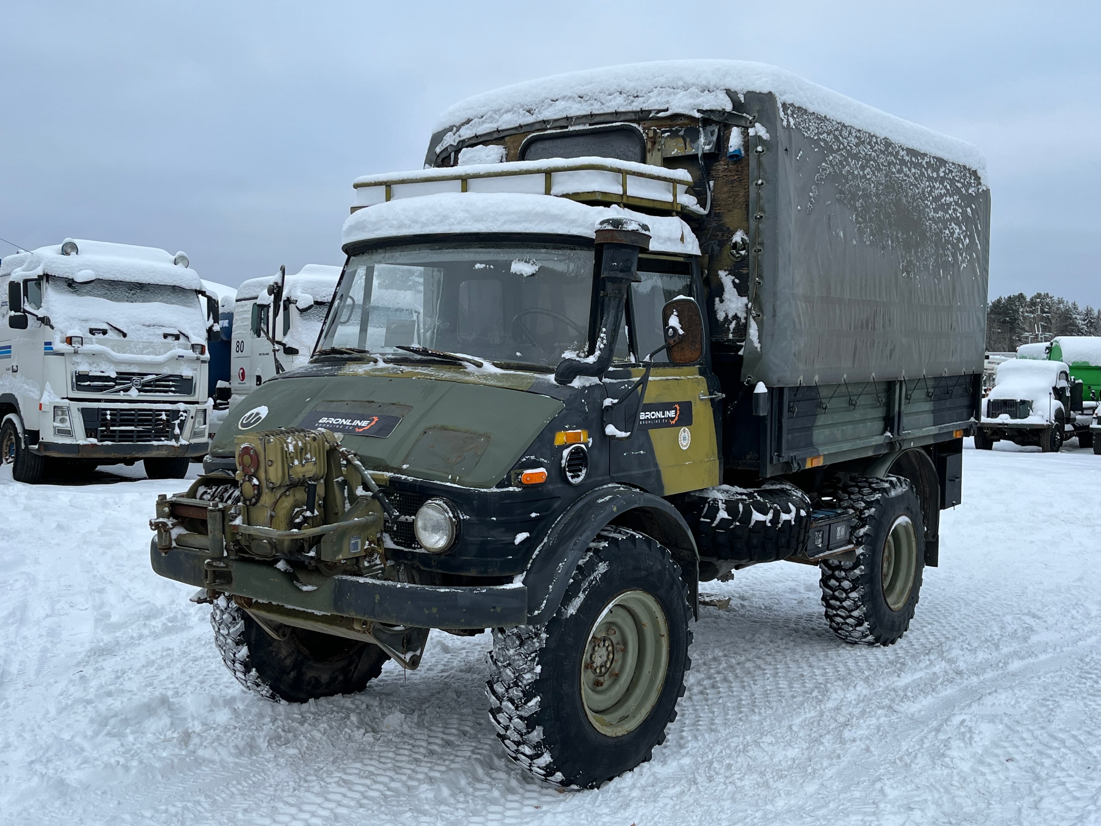 MERCEDES-BENZ UNIMOG 416 + Winch