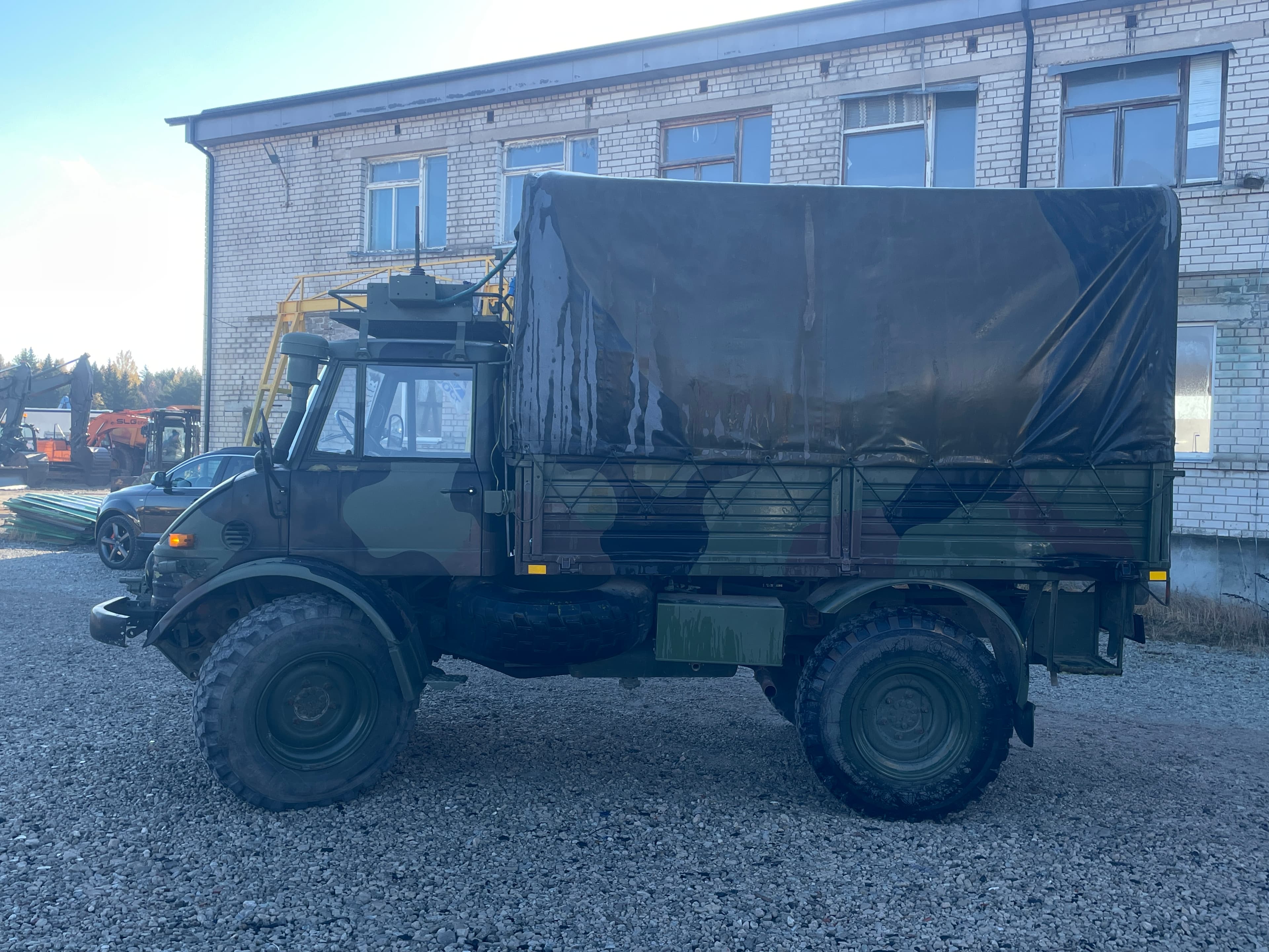 MERCEDES-BENZ UNIMOG 416